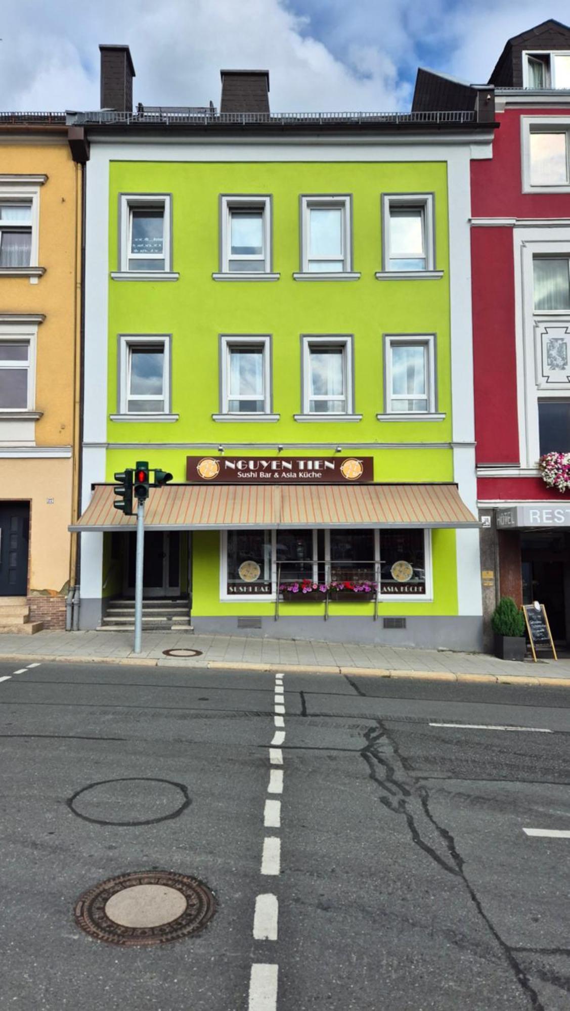 Schillerapartment Hof, Kueche, 24H Digital-Checkin, Parkplatz, Wlan250Mbit Buitenkant foto