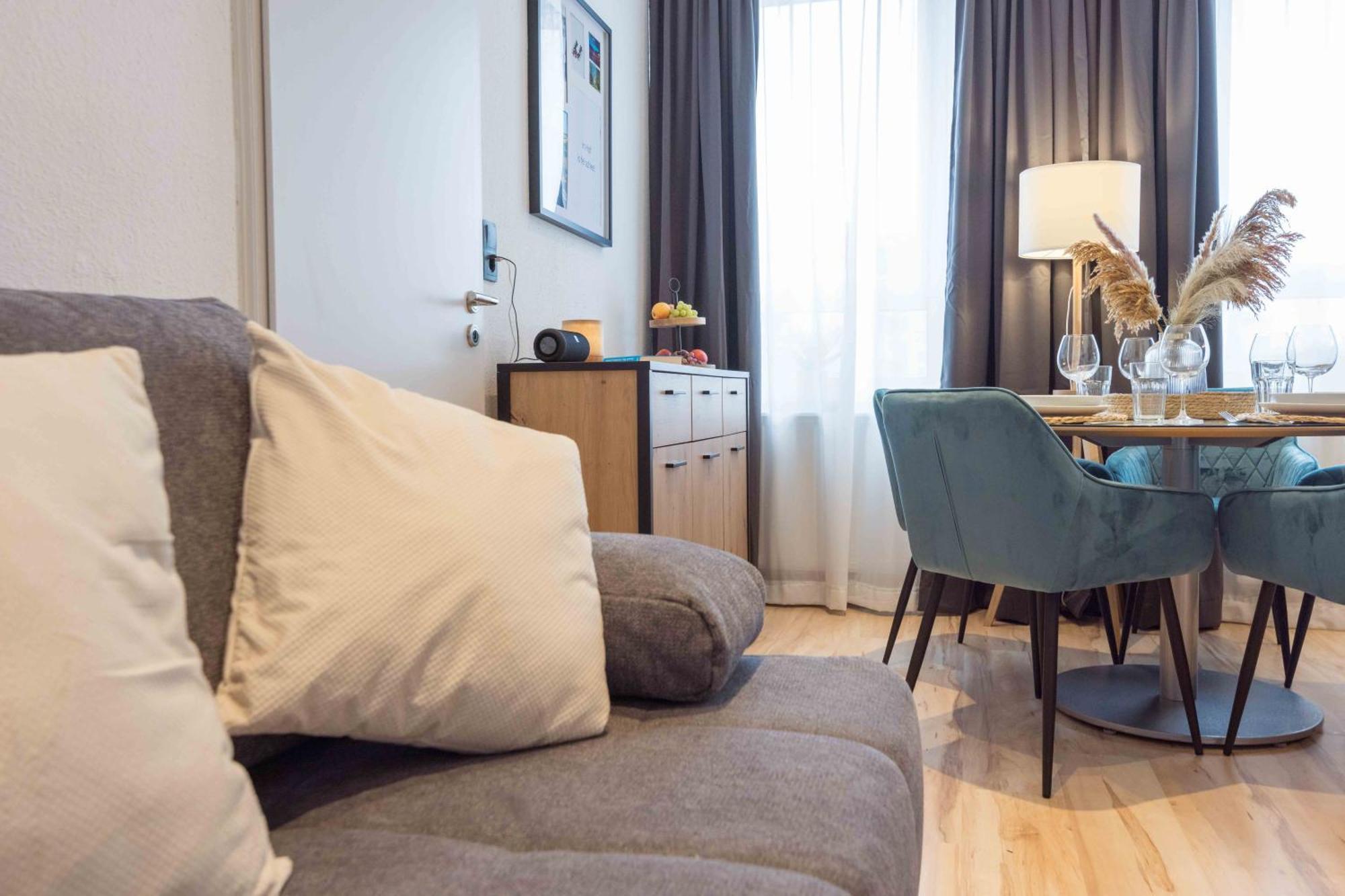 Schillerapartment Hof, Kueche, 24H Digital-Checkin, Parkplatz, Wlan250Mbit Buitenkant foto