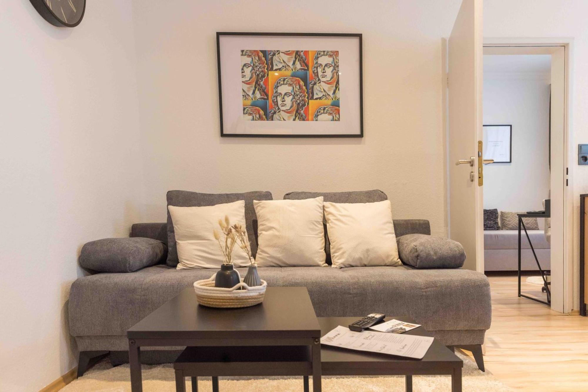 Schillerapartment Hof, Kueche, 24H Digital-Checkin, Parkplatz, Wlan250Mbit Buitenkant foto